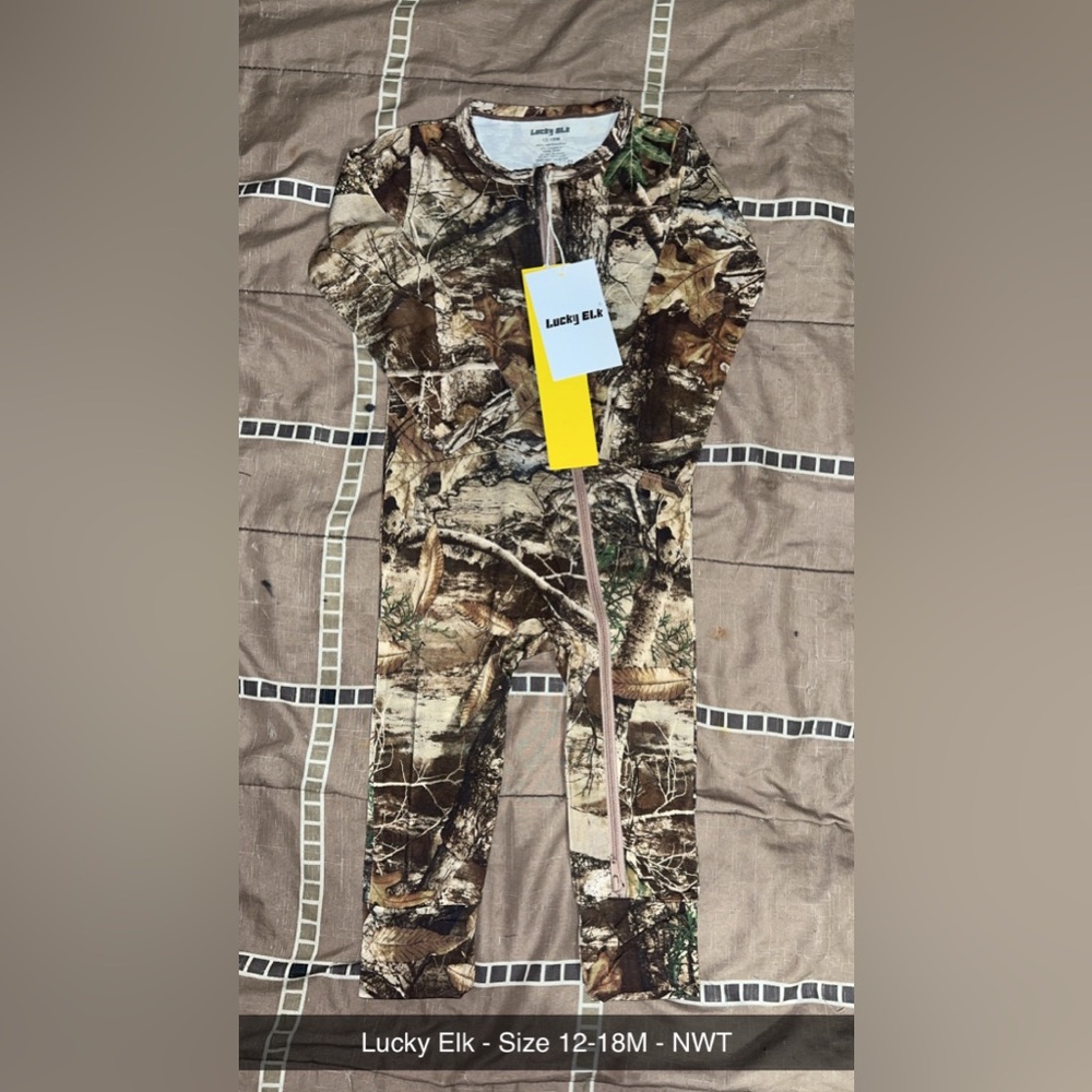 Lucky Elk Camouflage Sleeper 
Size 12-18M - NWT - Other sizes available
